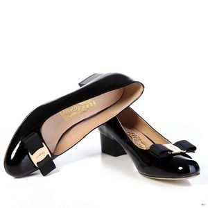 Black Patent Leather Ferragamo Vara Pump 10 B